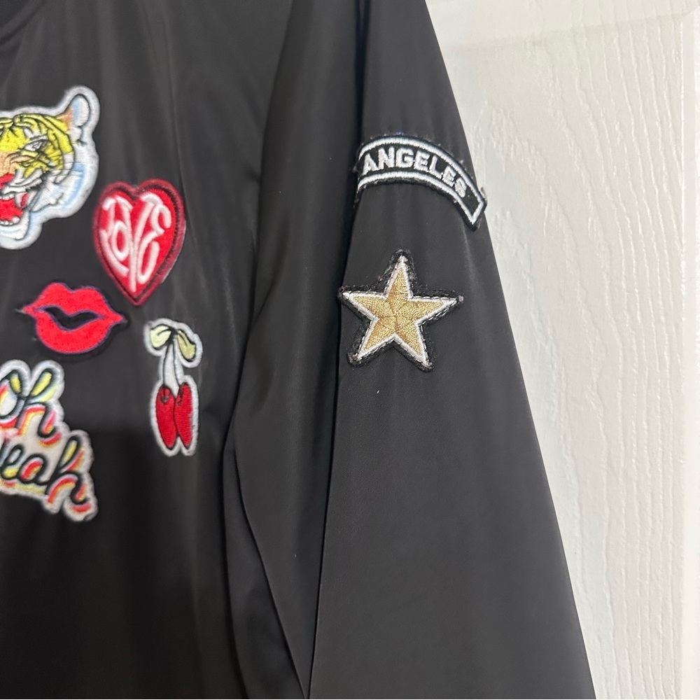 Torrid Black Bomber Jacket Size 1 Patch Graphic Tiger Lips Cherry Zip - Picture 4 of 11